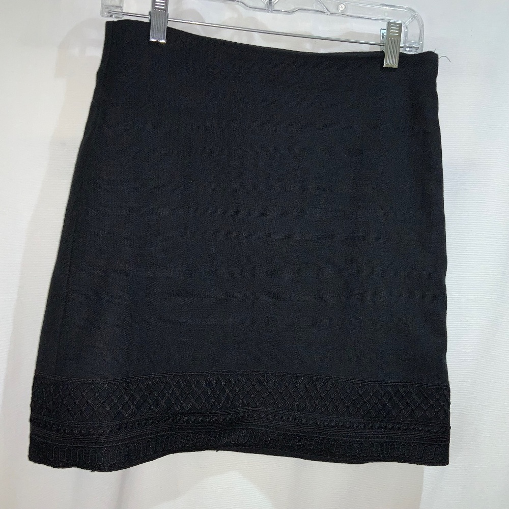 Loft Petites skirt crochet hem detail Sz 2P lined side zip